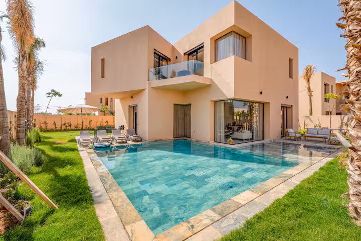Vue maison & piscine
